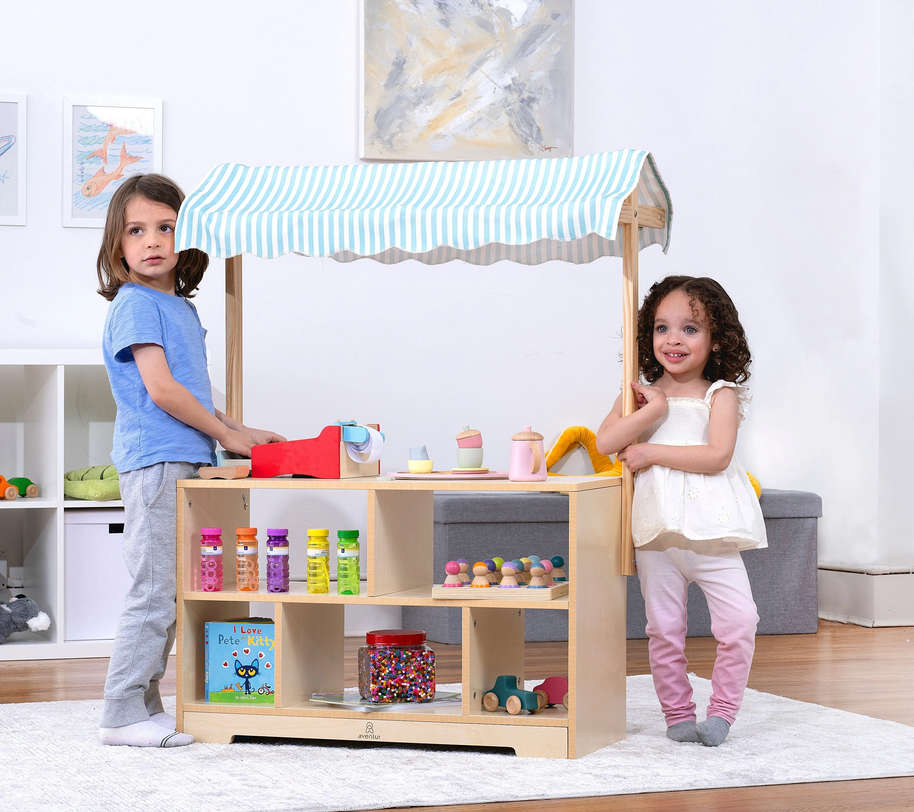 Avenlur Holly - Wooden Market Shelf and Stand
